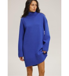 Blaues Wollkleid mit Rollkragen