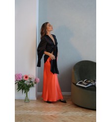 Schwarze Bluse mit Bindebändern von Attire