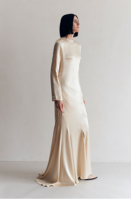 Langes Seidenkleid