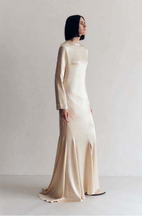 Langes Seidenkleid