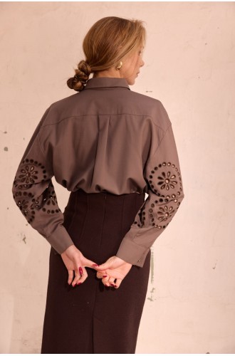 Bluse Olena von EMBROIDEREDGEM (Kaffee mit Milch)