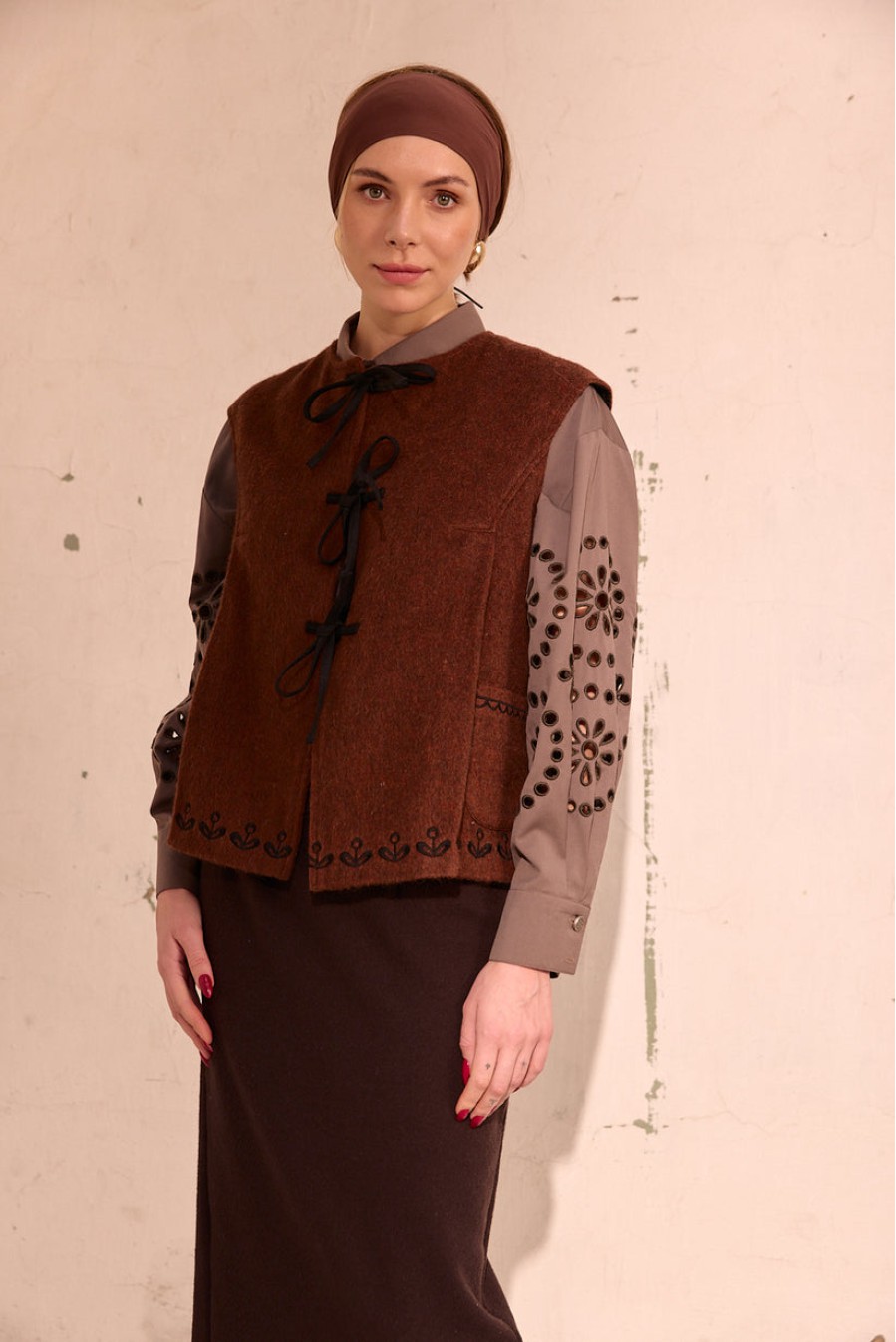 Weste Ariadna von EMBROIDEREDGEM Weste Ariadna von EMBROIDEREDGEM