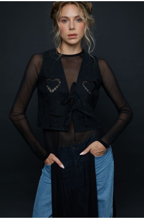 Weste „Heart“ von EMBROIDEREDGEM (Schwarz)