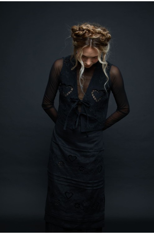 Schürze von EMBROIDEREDGEM (Schwarz)