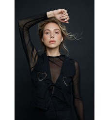 Weste „Heart“ von EMBROIDEREDGEM (Schwarz) Weste „Heart“ von EMBROIDEREDGEM (Schwarz)