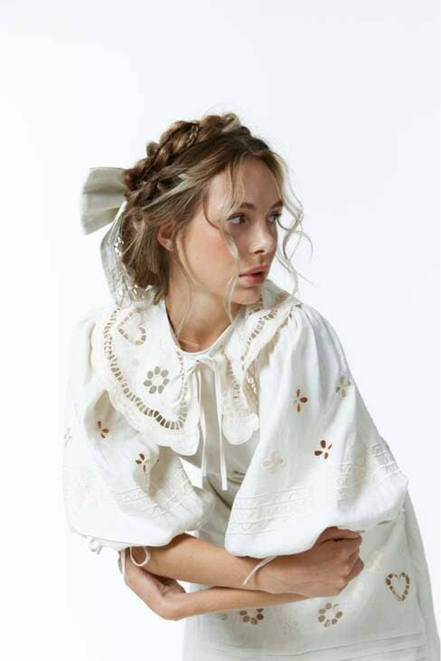 Flower-Kragen von EMBROIDEREDGEM (Creme)