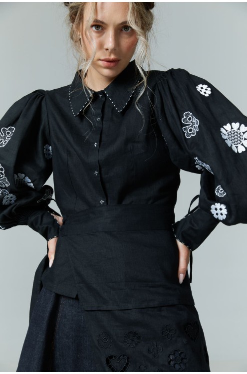 Hemd Yaroslava von EMBROIDEREDGEM (Schwarz)