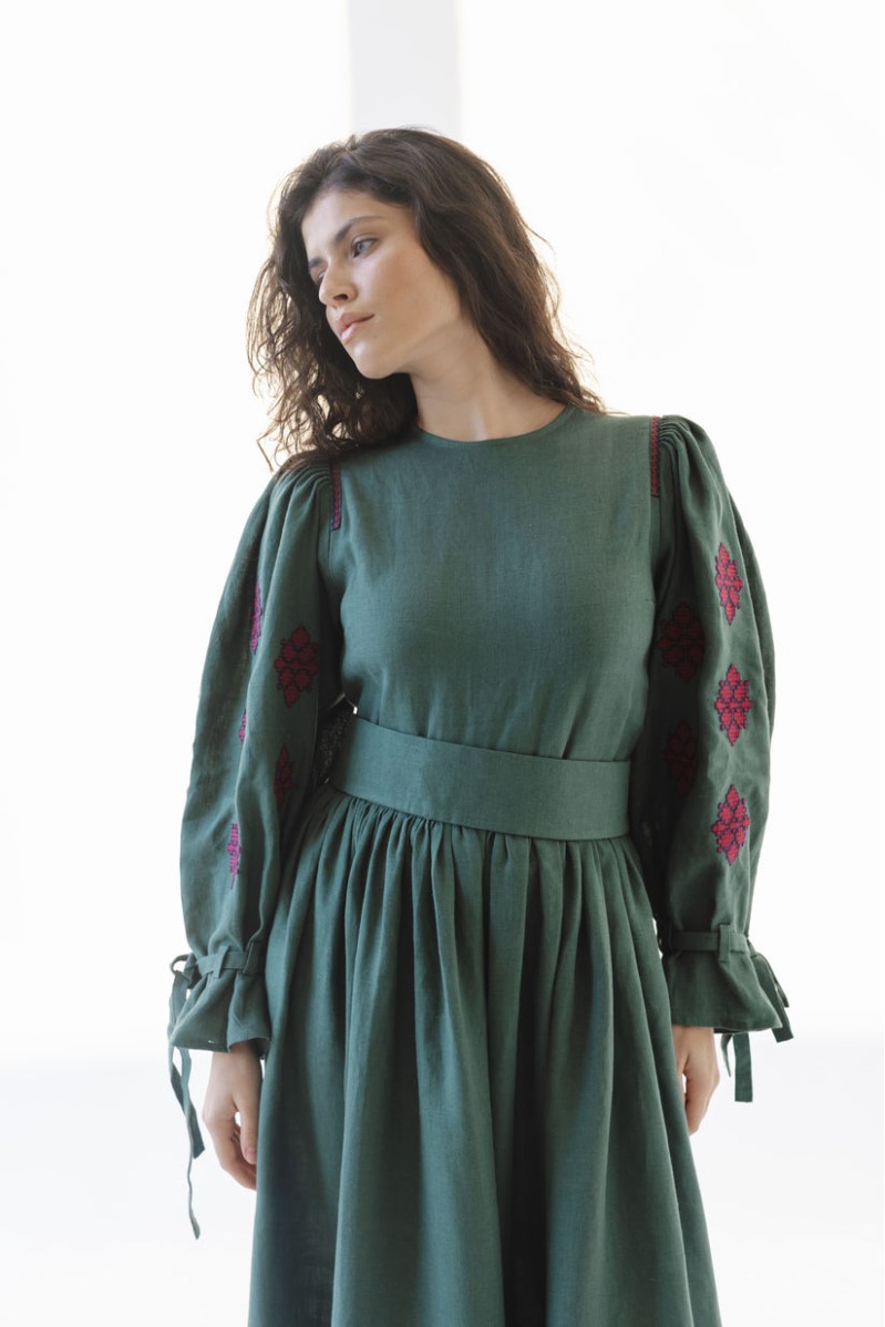 Kleid  Orysia von EMBROIDEREDGEM (Grün)