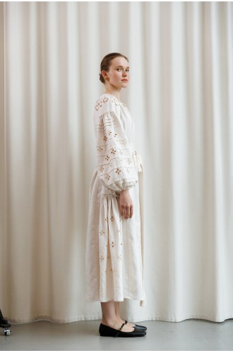 Kleid Adele von EMBROIDEREDGEM (Creme)