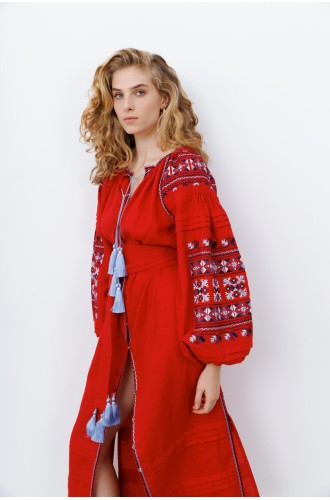 Kleid Smereka mit Stickerei von EMBROIDEREDGEM