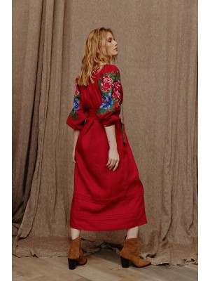 Stickkleid „Pfingstrose“ von EmbroideredGem (Rot)
