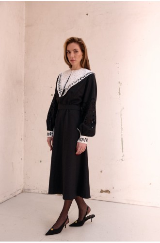 Kleid Olena von EMBROIDEREDGEM (Graphit)