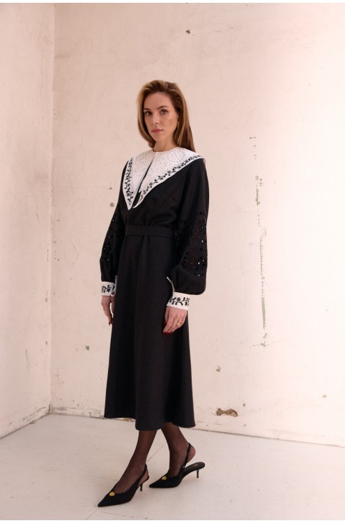 Kleid Olena von EMBROIDEREDGEM (Graphit)