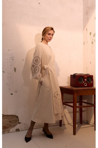 Kleid Olena von EMBROIDEREDGEM (Creme)