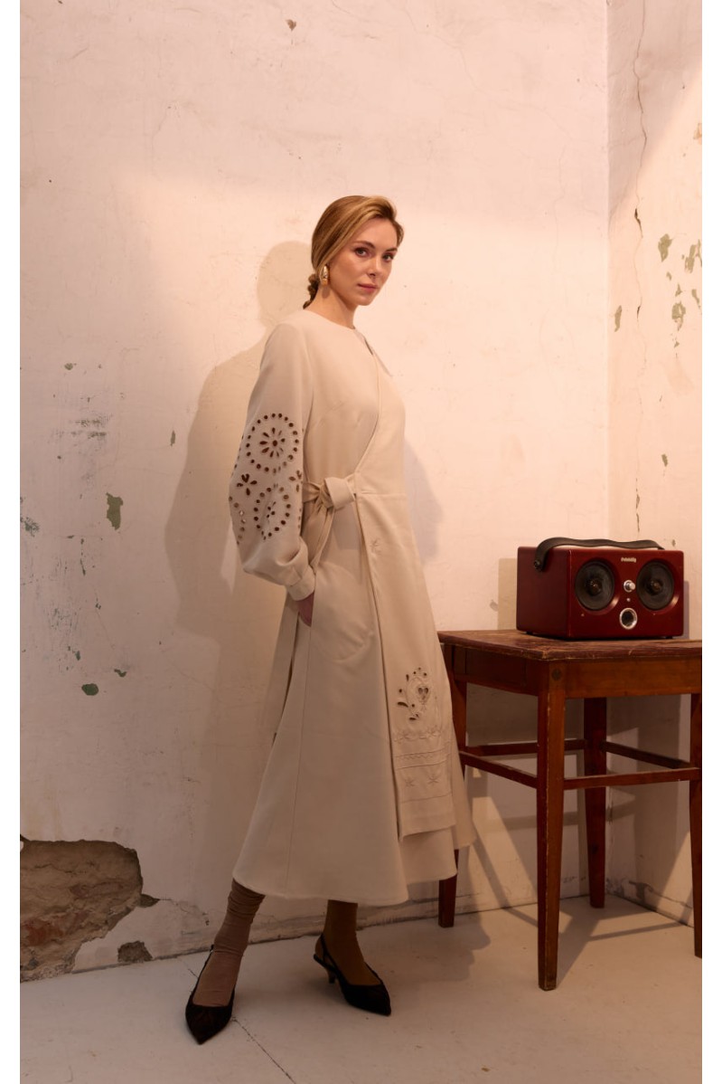 Kleid Olena von EMBROIDEREDGEM (Creme)