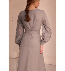 Kleid Olena von EMBROIDEREDGEM (Grau)