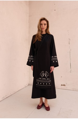 Kleid Lesya von EMBROIDEREDGEM (Schwarz)