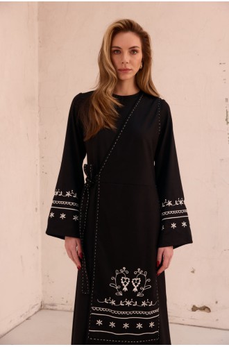 Kleid Lesya von EMBROIDEREDGEM (Schwarz)