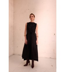 Kleid-Weste Olga von EMBROIDEREDGEM (Schwarz)
