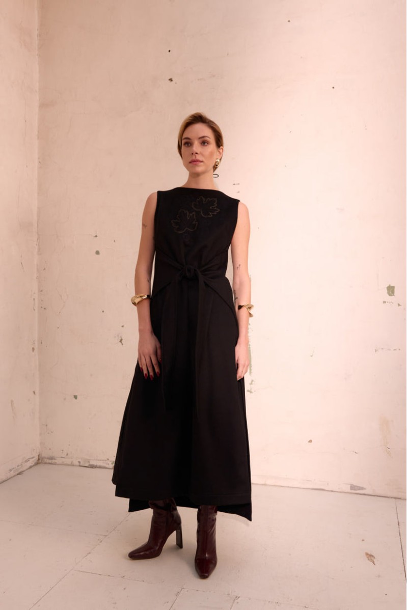 Kleid-Weste Olga von EMBROIDEREDGEM (Schwarz)