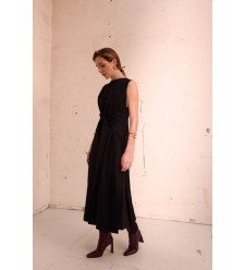 Kleid-Weste Olga von EMBROIDEREDGEM (Schwarz)