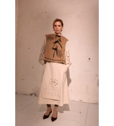 Kurze Weste Isidora von EMBROIDEREDGEM Kurze Weste Isidora von EMBROIDEREDGEM