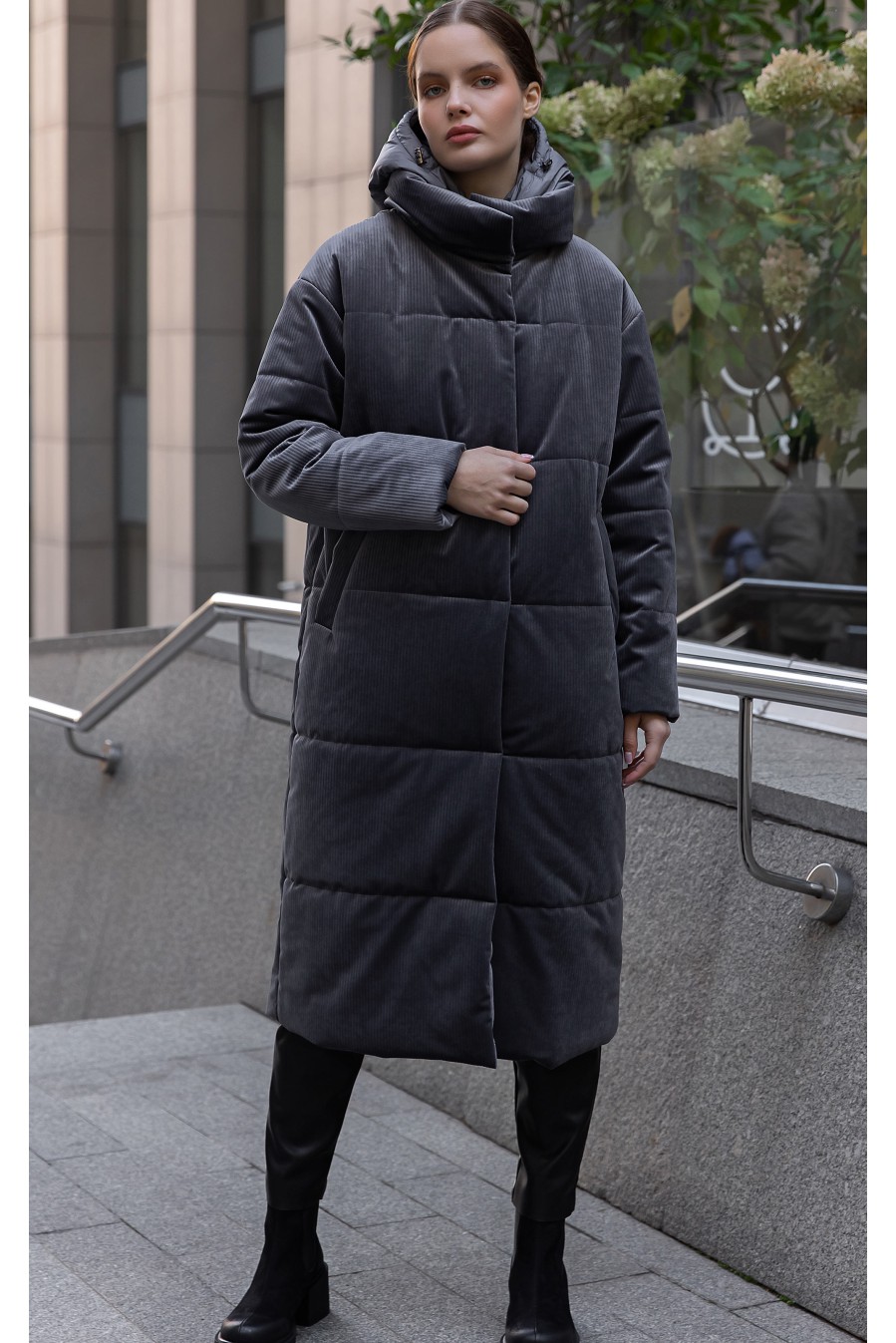 Frizman Padded Coat in Corduroy Fabric with Winterstop® Membrane and Downfeel Comfortemp® Faux-Down (Grey Shark)