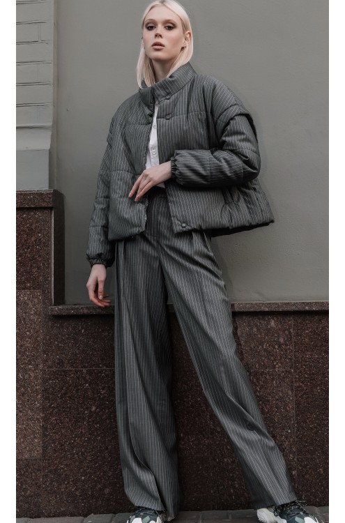 Graue Winterjacke mit abnehmbaren Ärmel