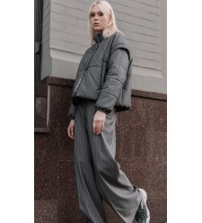 Graue Winterjacke mit abnehmbaren Ärmel