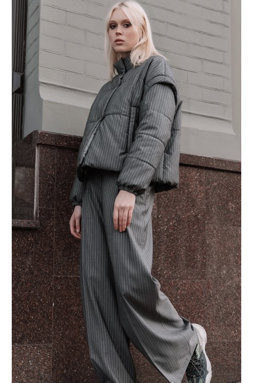 Graue Winterjacke mit abnehmbaren Ärmel