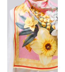 Seidentuch Ukrainische Aprilblumen von Khustyna