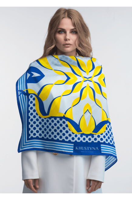 Seidentuch Ukrainische Hummel von Khustyna (blau)