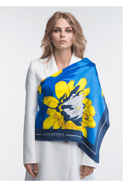 Seidentuch Ukrainische Pfingstrosen von Khustyna
