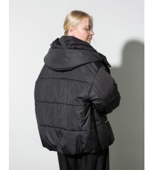 Maha Gesteppte Jacke mit Metall-Reißverschlüssen (Schwarz)