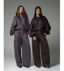 Maha Set: Jacke mit Kapuze und Barrel-Hose (Schokoladenbraun) Maha Set: Jacke mit Kapuze und Barrel-Hose (Schokoladenbraun)