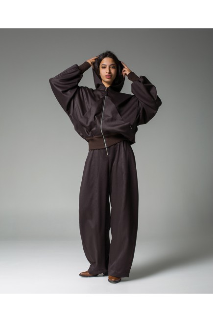 Maha Set: Jacke mit Kapuze und Barrel-Hose (Schokoladenbraun)