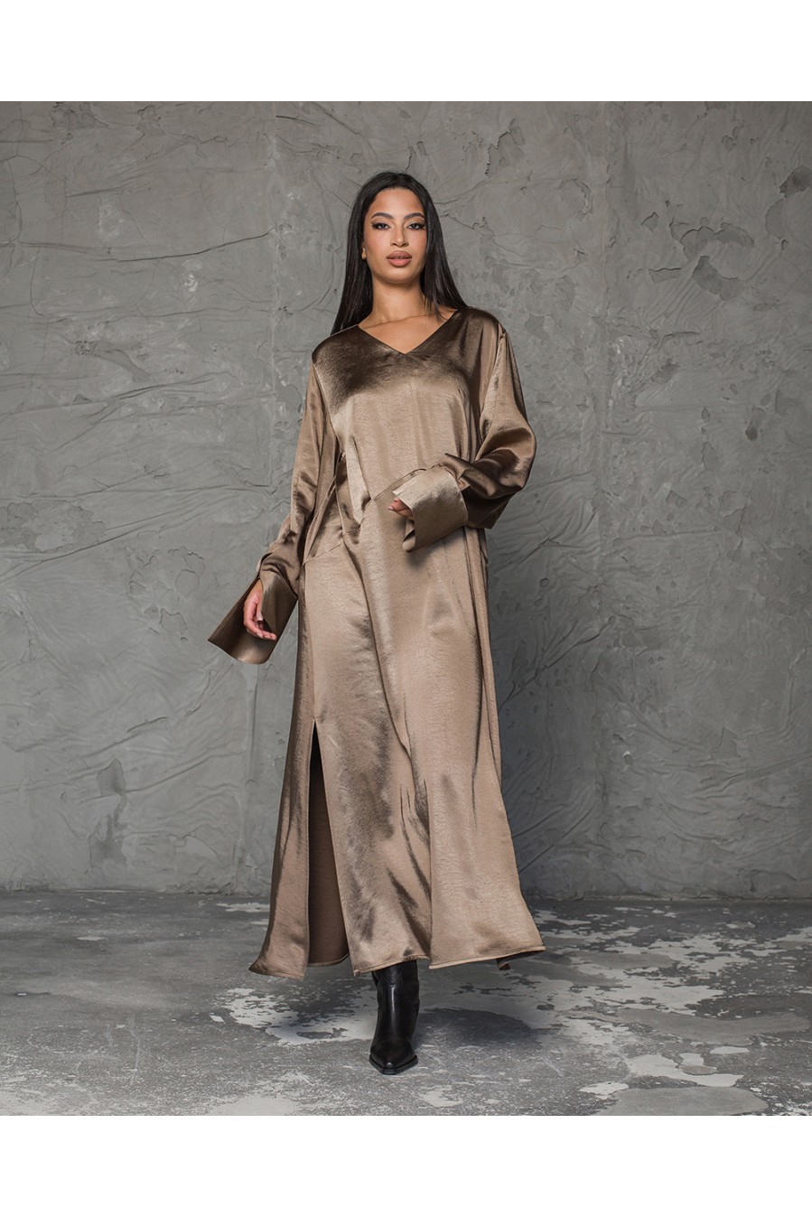 Maha Satin-Maxikleid (Taupe)