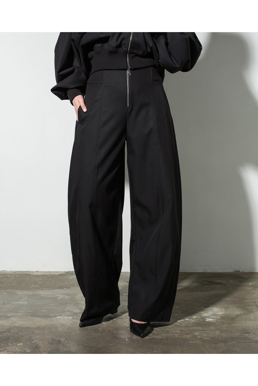 Maha Barrel Silhouette Trousers Maha Barrel Silhouette Trousers