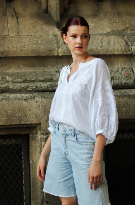 Weiße Vyshyvanka Bluse